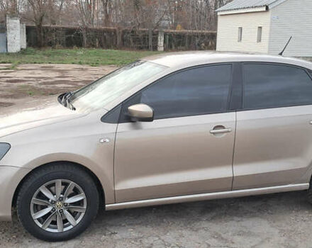 Бежевый Фольксваген Поло, объемом двигателя 1.6 л и пробегом 63 тыс. км за 10800 $, фото 6 на Automoto.ua