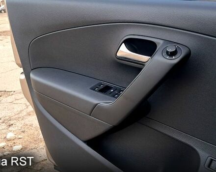 Бежевый Фольксваген Поло, объемом двигателя 1.6 л и пробегом 63 тыс. км за 10800 $, фото 11 на Automoto.ua