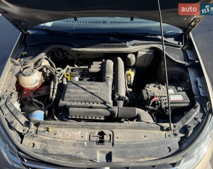 Бежевый Фольксваген Поло, объемом двигателя 1.4 л и пробегом 111 тыс. км за 9200 $, фото 2 на Automoto.ua