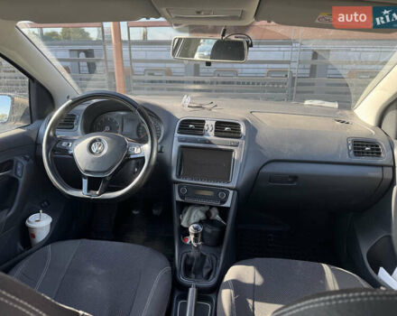 Бежевый Фольксваген Поло, объемом двигателя 1.4 л и пробегом 111 тыс. км за 9200 $, фото 3 на Automoto.ua