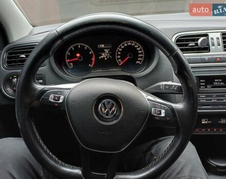 Бежевый Фольксваген Поло, объемом двигателя 1.39 л и пробегом 68 тыс. км за 12000 $, фото 2 на Automoto.ua