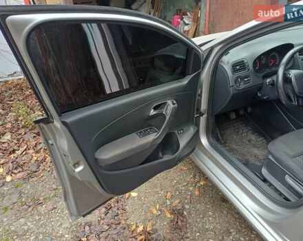 Бежевый Фольксваген Поло, объемом двигателя 1.39 л и пробегом 68 тыс. км за 12000 $, фото 6 на Automoto.ua