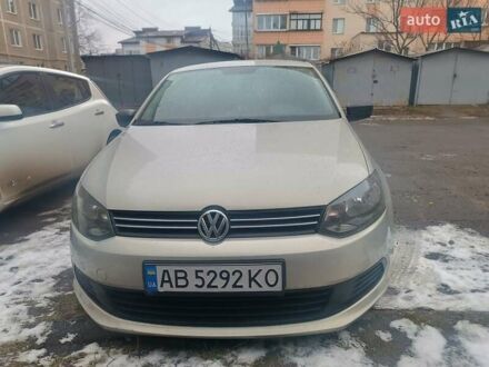 Фольксваген Поло 2013 в Виннице на Automoto.ua Бежевый Фольксваген Поло, объемом двигателя 1.6 л и пробегом 185 тыс. км за 6500 $, фото 1 на Automoto.ua