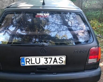 Черный Фольксваген Поло, объемом двигателя 0 л и пробегом 320 тыс. км за 144 $, фото 1 на Automoto.ua