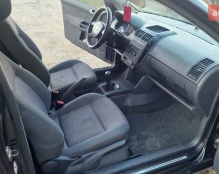 Черный Фольксваген Поло, объемом двигателя 1.4 л и пробегом 290 тыс. км за 4000 $, фото 29 на Automoto.ua