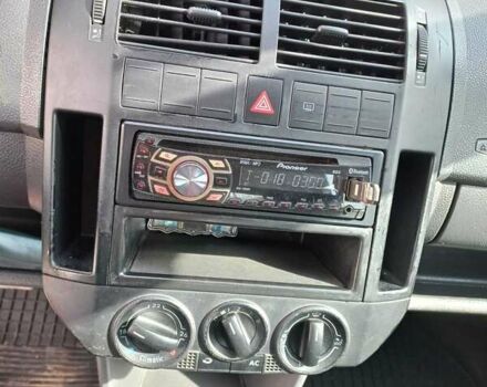 Черный Фольксваген Поло, объемом двигателя 1.4 л и пробегом 125 тыс. км за 5650 $, фото 18 на Automoto.ua