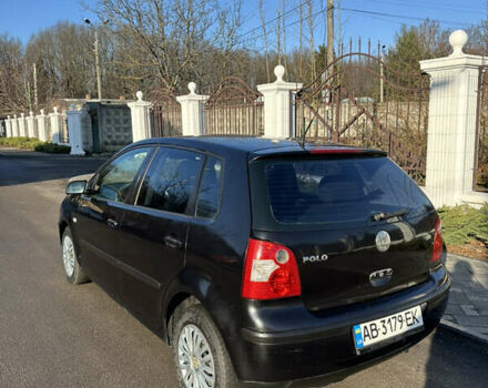 Черный Фольксваген Поло, объемом двигателя 1.2 л и пробегом 243 тыс. км за 2900 $, фото 2 на Automoto.ua