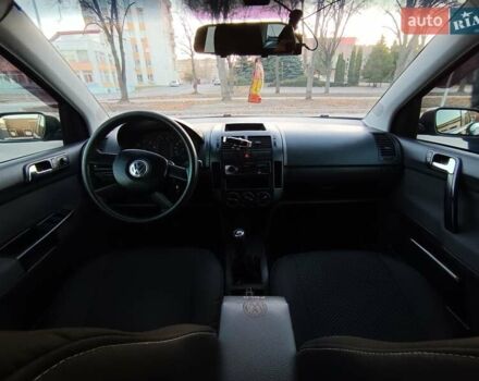 Чорний Фольксваген Поло, об'ємом двигуна 1.39 л та пробігом 178 тис. км за 4200 $, фото 26 на Automoto.ua