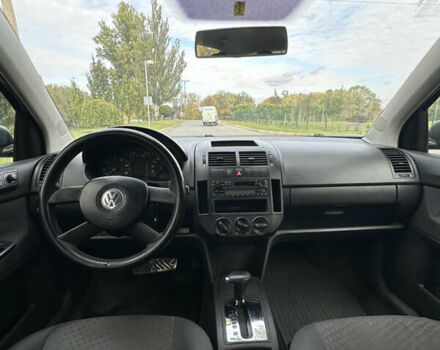 Черный Фольксваген Поло, объемом двигателя 1.4 л и пробегом 190 тыс. км за 5200 $, фото 12 на Automoto.ua