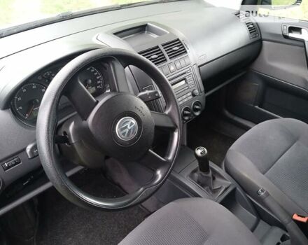 Чорний Фольксваген Поло, об'ємом двигуна 1.2 л та пробігом 205 тис. км за 4800 $, фото 9 на Automoto.ua