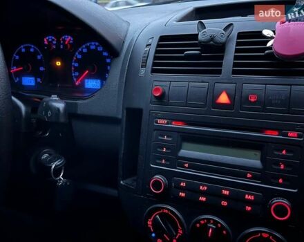 Черный Фольксваген Поло, объемом двигателя 1.2 л и пробегом 217 тыс. км за 3500 $, фото 12 на Automoto.ua