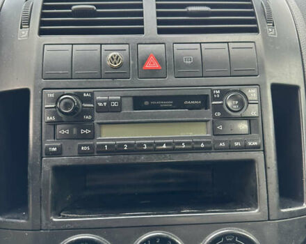 Черный Фольксваген Поло, объемом двигателя 1.4 л и пробегом 190 тыс. км за 5200 $, фото 16 на Automoto.ua