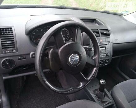 Чорний Фольксваген Поло, об'ємом двигуна 1.2 л та пробігом 205 тис. км за 4800 $, фото 8 на Automoto.ua