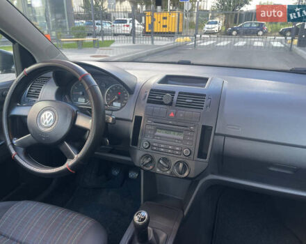 Черный Фольксваген Поло, объемом двигателя 1.4 л и пробегом 158 тыс. км за 4999 $, фото 16 на Automoto.ua