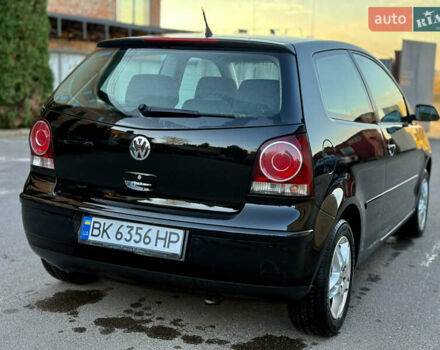 Черный Фольксваген Поло, объемом двигателя 1.2 л и пробегом 220 тыс. км за 3699 $, фото 7 на Automoto.ua