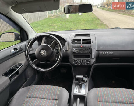 Чорний Фольксваген Поло, об'ємом двигуна 1.39 л та пробігом 160 тис. км за 4950 $, фото 12 на Automoto.ua