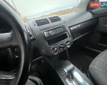 Чорний Фольксваген Поло, об'ємом двигуна 1.4 л та пробігом 159 тис. км за 4599 $, фото 32 на Automoto.ua