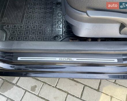 Черный Фольксваген Поло, объемом двигателя 1.39 л и пробегом 240 тыс. км за 4400 $, фото 24 на Automoto.ua