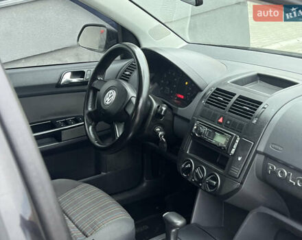 Чорний Фольксваген Поло, об'ємом двигуна 1.4 л та пробігом 159 тис. км за 4599 $, фото 27 на Automoto.ua