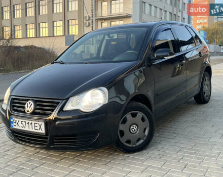 Черный Фольксваген Поло, объемом двигателя 1.4 л и пробегом 159 тыс. км за 4599 $, фото 3 на Automoto.ua