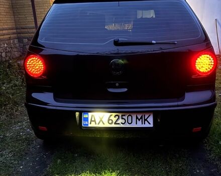 Черный Фольксваген Поло, объемом двигателя 1.4 л и пробегом 225 тыс. км за 4650 $, фото 2 на Automoto.ua