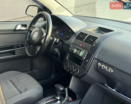Черный Фольксваген Поло, объемом двигателя 1.4 л и пробегом 159 тыс. км за 4599 $, фото 34 на Automoto.ua