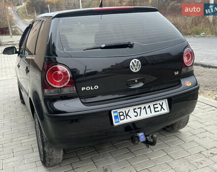 Чорний Фольксваген Поло, об'ємом двигуна 1.4 л та пробігом 159 тис. км за 4599 $, фото 5 на Automoto.ua