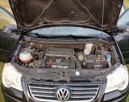 Черный Фольксваген Поло, объемом двигателя 1.6 л и пробегом 246 тыс. км за 4200 $, фото 3 на Automoto.ua