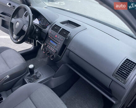 Черный Фольксваген Поло, объемом двигателя 1.39 л и пробегом 232 тыс. км за 5250 $, фото 31 на Automoto.ua