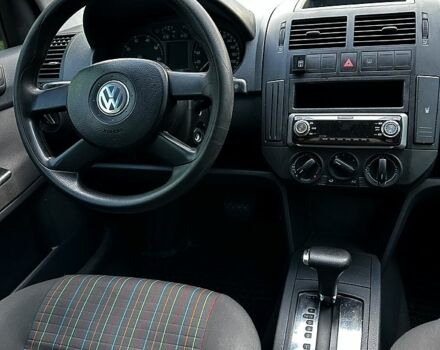 Черный Фольксваген Поло, объемом двигателя 1.4 л и пробегом 220 тыс. км за 4900 $, фото 9 на Automoto.ua