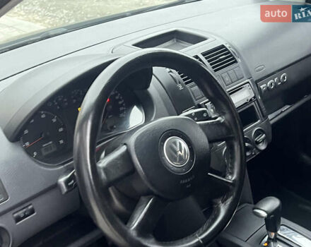 Чорний Фольксваген Поло, об'ємом двигуна 1.4 л та пробігом 159 тис. км за 4599 $, фото 17 на Automoto.ua