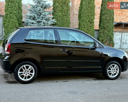 Черный Фольксваген Поло, объемом двигателя 1.2 л и пробегом 220 тыс. км за 3699 $, фото 5 на Automoto.ua