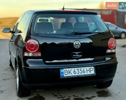 Черный Фольксваген Поло, объемом двигателя 1.2 л и пробегом 220 тыс. км за 3699 $, фото 8 на Automoto.ua