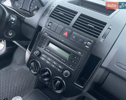 Черный Фольксваген Поло, объемом двигателя 1.39 л и пробегом 232 тыс. км за 5250 $, фото 34 на Automoto.ua