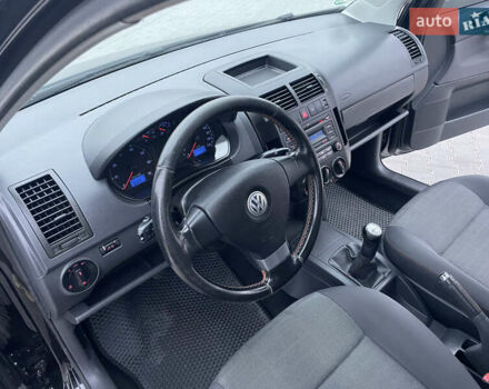 Черный Фольксваген Поло, объемом двигателя 1.39 л и пробегом 232 тыс. км за 5250 $, фото 43 на Automoto.ua