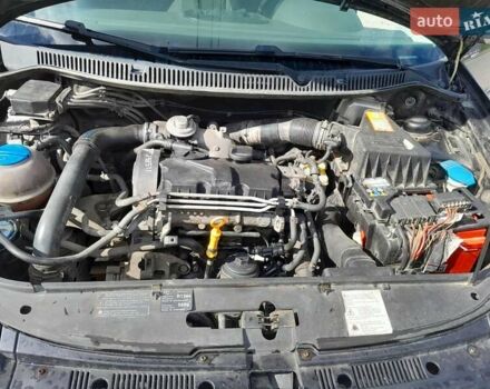 Черный Фольксваген Поло, объемом двигателя 1.4 л и пробегом 397 тыс. км за 4200 $, фото 9 на Automoto.ua