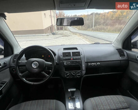 Чорний Фольксваген Поло, об'ємом двигуна 1.4 л та пробігом 159 тис. км за 4599 $, фото 28 на Automoto.ua
