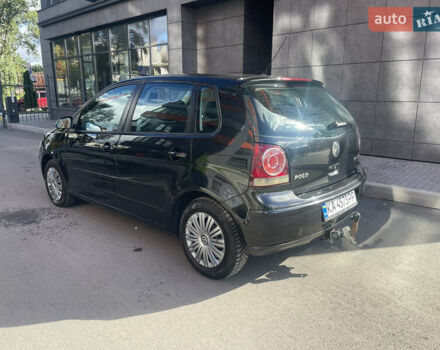 Черный Фольксваген Поло, объемом двигателя 1.4 л и пробегом 158 тыс. км за 4999 $, фото 2 на Automoto.ua