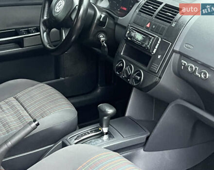 Чорний Фольксваген Поло, об'ємом двигуна 1.4 л та пробігом 159 тис. км за 4599 $, фото 25 на Automoto.ua