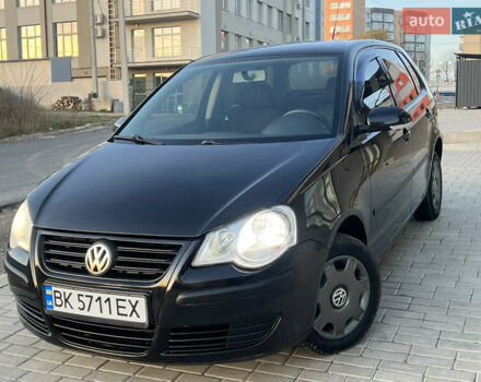 Черный Фольксваген Поло, объемом двигателя 1.4 л и пробегом 159 тыс. км за 4599 $, фото 2 на Automoto.ua