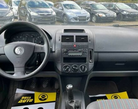 Чорний Фольксваген Поло, об'ємом двигуна 1.4 л та пробігом 247 тис. км за 4600 $, фото 7 на Automoto.ua