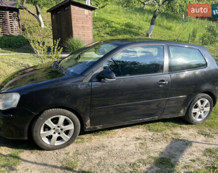 Черный Фольксваген Поло, объемом двигателя 1.2 л и пробегом 230 тыс. км за 3100 $, фото 4 на Automoto.ua