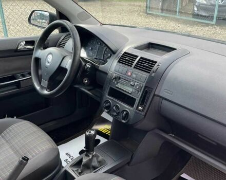 Чорний Фольксваген Поло, об'ємом двигуна 1.4 л та пробігом 247 тис. км за 4600 $, фото 13 на Automoto.ua