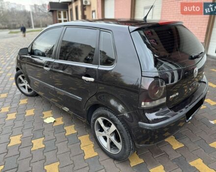 Черный Фольксваген Поло, объемом двигателя 1.4 л и пробегом 212 тыс. км за 4500 $, фото 3 на Automoto.ua