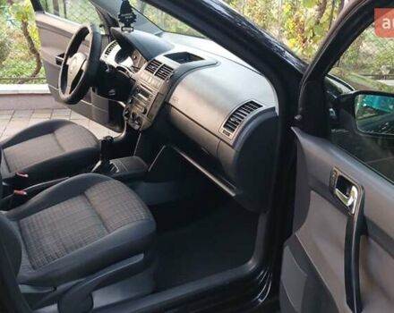 Черный Фольксваген Поло, объемом двигателя 1.4 л и пробегом 211 тыс. км за 4700 $, фото 4 на Automoto.ua