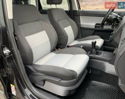 Черный Фольксваген Поло, объемом двигателя 1.4 л и пробегом 153 тыс. км за 6255 $, фото 33 на Automoto.ua