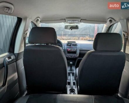 Чорний Фольксваген Поло, об'ємом двигуна 1.39 л та пробігом 250 тис. км за 5200 $, фото 4 на Automoto.ua