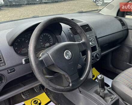 Черный Фольксваген Поло, объемом двигателя 1.39 л и пробегом 247 тыс. км за 4600 $, фото 12 на Automoto.ua