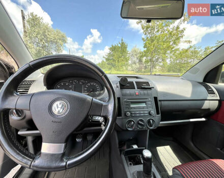 Чорний Фольксваген Поло, об'ємом двигуна 1.2 л та пробігом 234 тис. км за 4500 $, фото 5 на Automoto.ua
