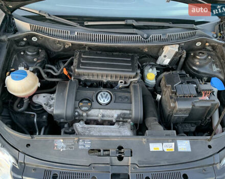 Черный Фольксваген Поло, объемом двигателя 1.4 л и пробегом 190 тыс. км за 6999 $, фото 27 на Automoto.ua